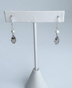 Black diamond crystal with freshwater pearls